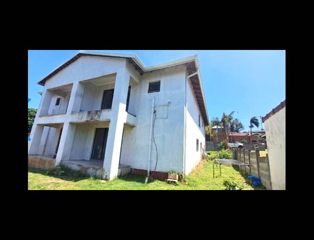 6 BEDROOM HOUSE FOR SALE IN BLUFF